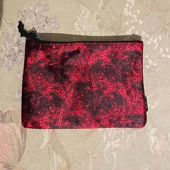 Makeup Bundle 🖤🦇 - Picture 6 of 7